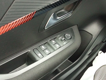 Image véhicule  Peugeot 208 (34)