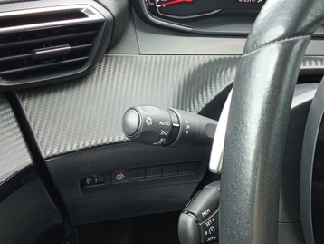 Image véhicule  Peugeot 208 (38)