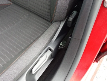 Image véhicule  Peugeot 208 (33)