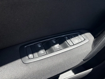Image véhicule  Renault MEGANE (32)