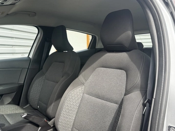 Image véhicule  Renault CLIO (4)