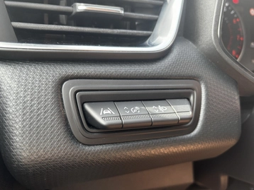 Image véhicule  Renault CLIO (25)