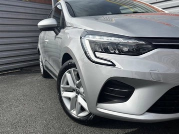 Image véhicule  Renault CLIO (28)