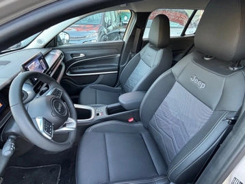 Image véhicule  Jeep AVENGER (11)