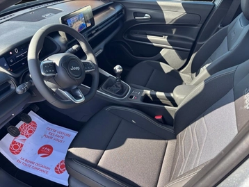 Image véhicule  Jeep AVENGER (16)