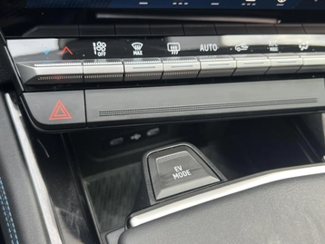 Image véhicule  Renault RAFALE (50)