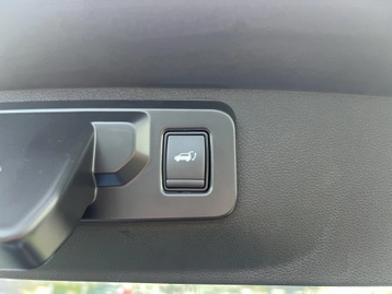 Image véhicule  Renault RAFALE (18)