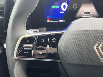 Image véhicule  Renault RAFALE (35)