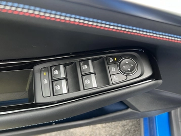 Image véhicule  Renault RAFALE (29)