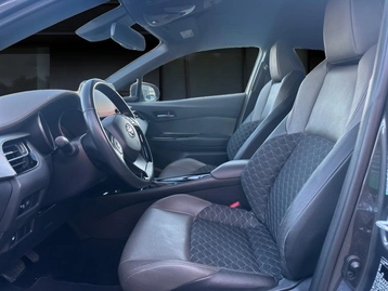 Image véhicule  Toyota C-HR (8)