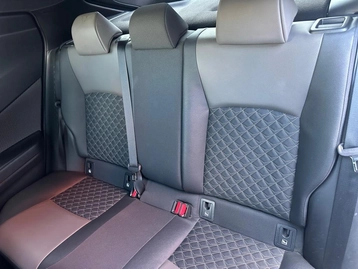 Image véhicule  Toyota C-HR (12)