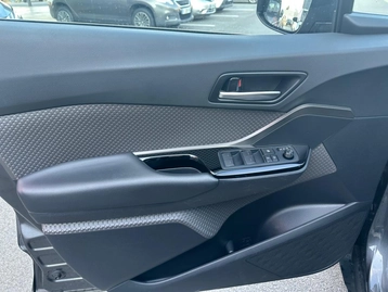 Image véhicule  Toyota C-HR (25)