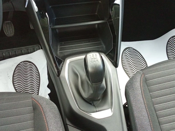 Image véhicule  Peugeot 208 (27)