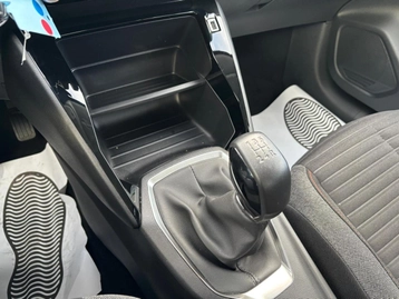 Image véhicule  Peugeot 208 (13)