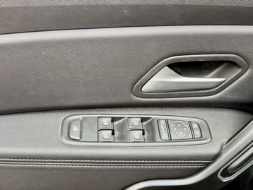 Image véhicule  Dacia DUSTER (24)