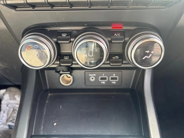 Image véhicule  Renault ARKANA (35)