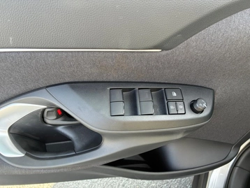 Image véhicule  Toyota YARIS CROSS (18)