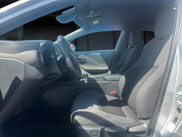 Image véhicule Toyota C-HR (8) Image véhicule Toyota C-HR (8)