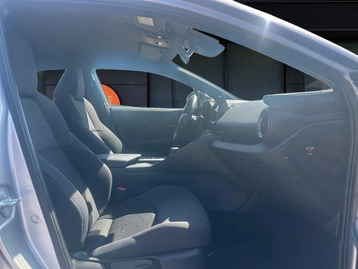 Image véhicule Toyota C-HR (14) Image véhicule Toyota C-HR (14)