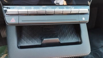 Image véhicule  Renault MEGANE E-TECH (8)