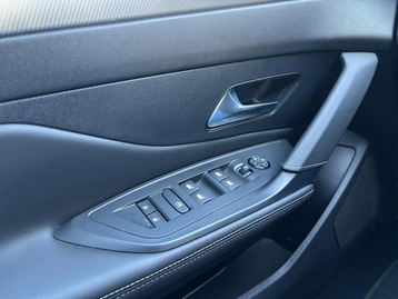 Image véhicule Peugeot 308 (42) Image véhicule Peugeot 308 (42)