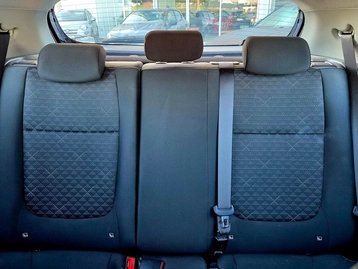 Image véhicule  Kia RIO (11)