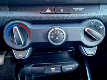 Image véhicule  Kia RIO (15)
