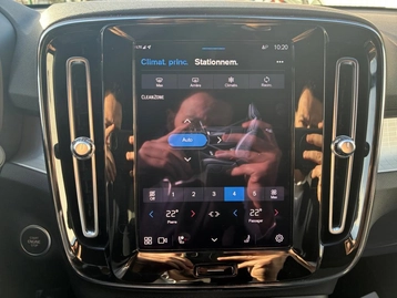 Image véhicule  Volvo XC40 (25)