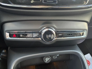 Image véhicule  Volvo XC40 (32)
