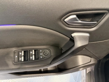 Image véhicule  Renault CAPTUR (56)