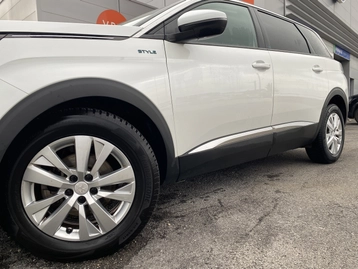 Image véhicule  Peugeot 5008 (1)