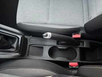 Image véhicule  Renault CLIO (30)