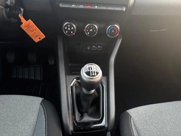 Image véhicule  Renault CLIO (27)