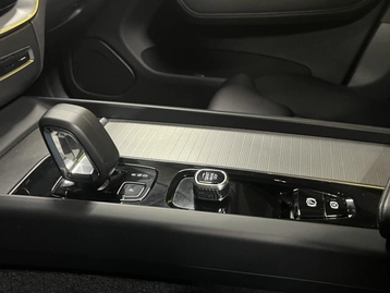 Image véhicule Volvo XC60 (10) Image véhicule Volvo XC60 (10)