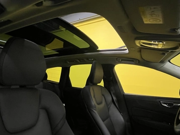 Image véhicule Volvo XC60 (42) Image véhicule Volvo XC60 (42)