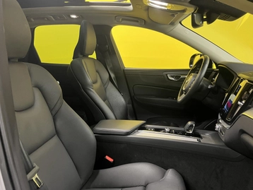 Image véhicule Volvo XC60 (22) Image véhicule Volvo XC60 (22)