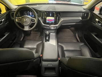 Image véhicule Volvo XC60 (13) Image véhicule Volvo XC60 (13)