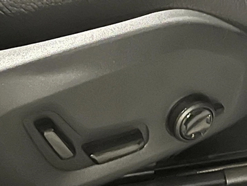 Image véhicule Volvo XC60 (43) Image véhicule Volvo XC60 (43)