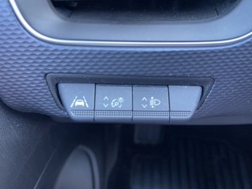 Image véhicule  Renault ARKANA (25)