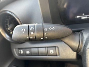 Image véhicule  Toyota C-HR (2) (9)