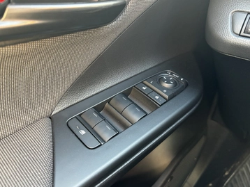 Image véhicule  Toyota C-HR (2) (31)