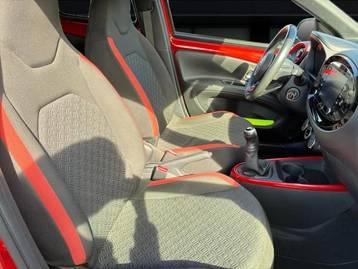 Image véhicule  Toyota AYGO (14)