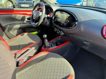 Image véhicule  Toyota AYGO (15)