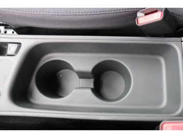 Image véhicule  Toyota YARIS (36)