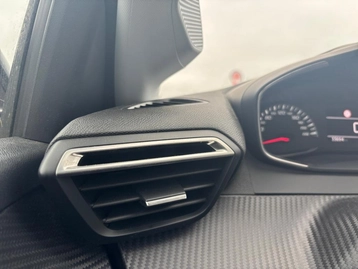 Image véhicule  Peugeot 208 (21)