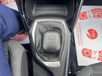 Image véhicule  Peugeot 208 (35)