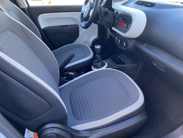 Image véhicule  Renault TWINGO III (12)