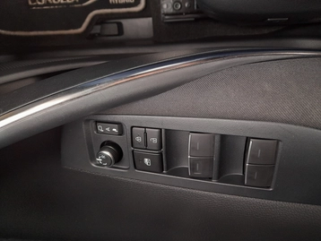 Image véhicule  Toyota COROLLA (16)