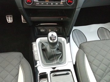 Image véhicule  Kia CEED (23)