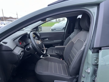 Image véhicule  Dacia JOGGER (21)